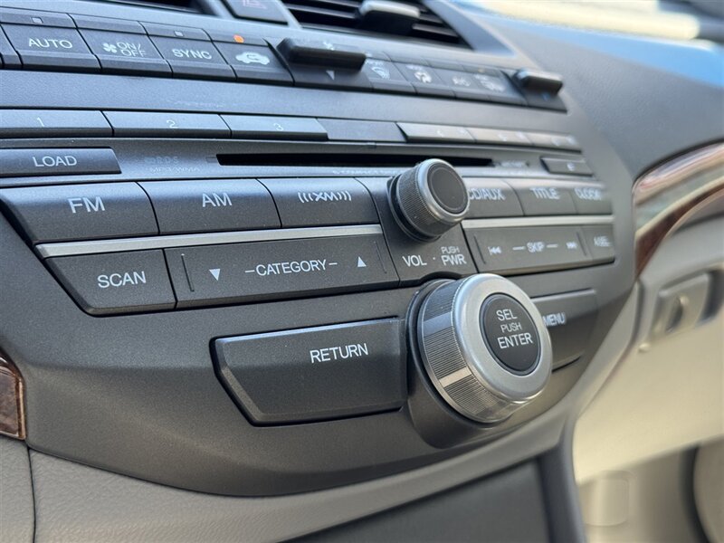 2011 Honda Accord EX-L - Photo 17 - Lexington, NE 68850