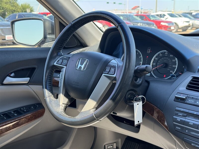2011 Honda Accord EX-L - Photo 3 - Lexington, NE 68850
