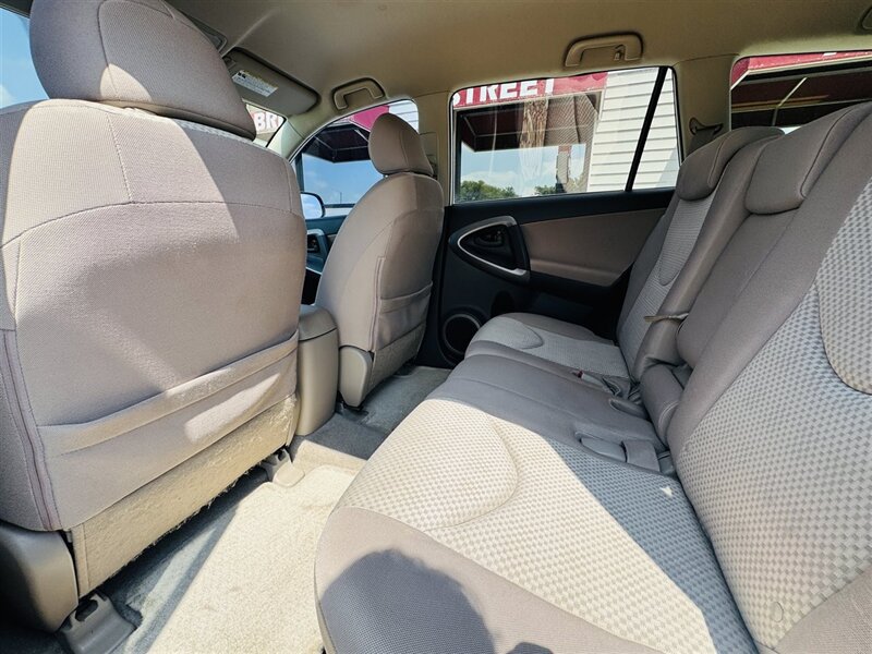 2006 Toyota RAV4 - Photo 9 - Lexington, NE 68850