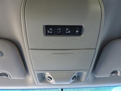 2015 Chrysler Town & Country Touring   - Photo 21 - Lexington, NE 68850