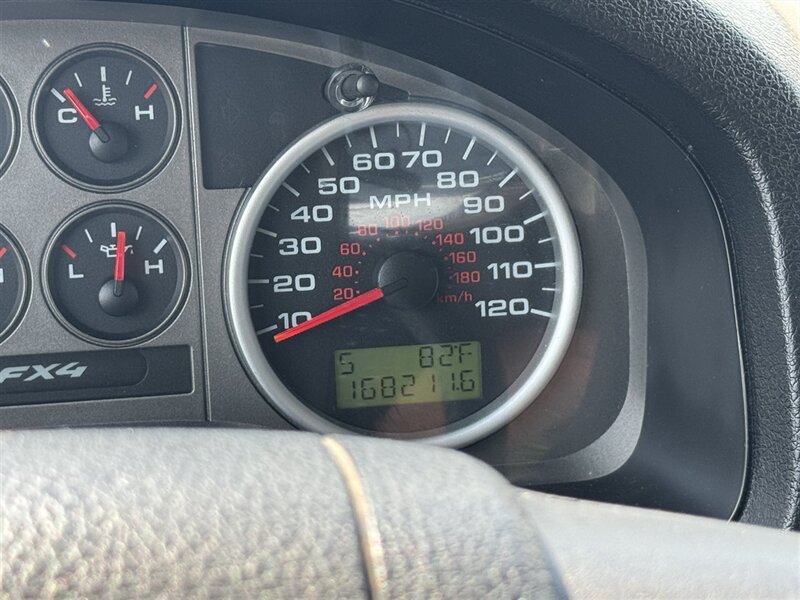 2006 Ford F-150 XLT - Photo 13 - Grand Island, NE 68801