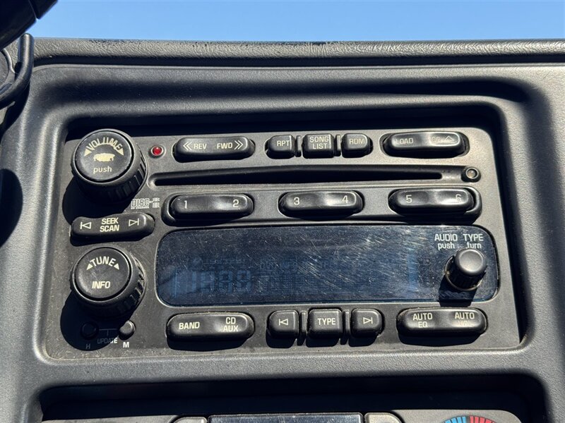 2006 Chevrolet Silverado 3500 LT2 - Photo 17 - North Platte, NE 69101
