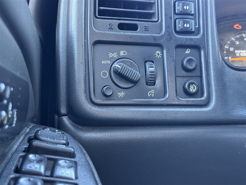 2006 Chevrolet Silverado 3500 LT2 - Photo 14 - North Platte, NE 69101