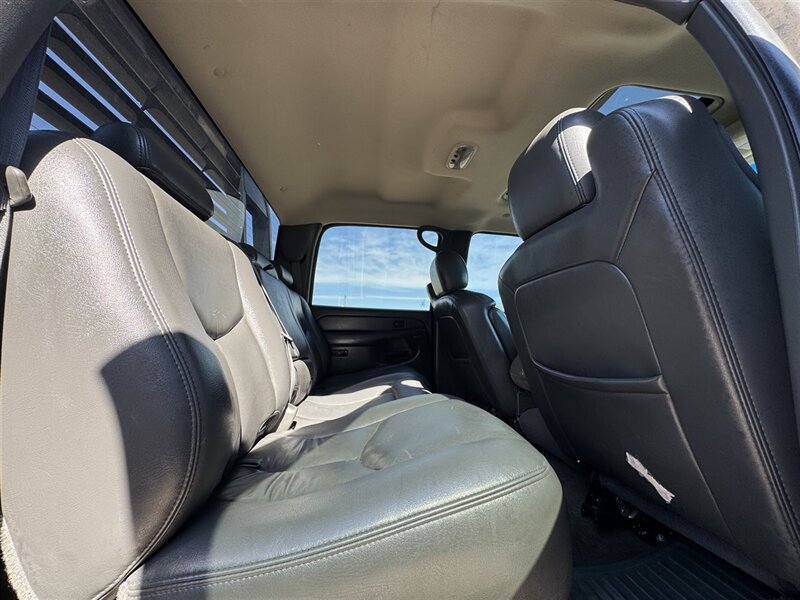 2006 Chevrolet Silverado 3500 LT2 - Photo 9 - North Platte, NE 69101
