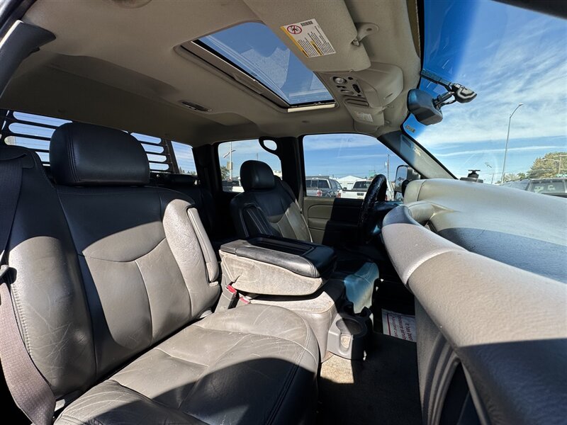 2006 Chevrolet Silverado 3500 LT2 - Photo 10 - North Platte, NE 69101
