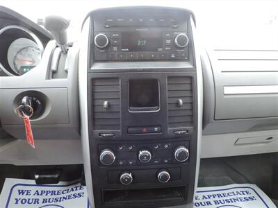 2009 Dodge Grand Caravan SXT - Photo 18 - Grand Island, NE 68801