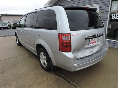 2009 Dodge Grand Caravan SXT - Photo 7 - Grand Island, NE 68801
