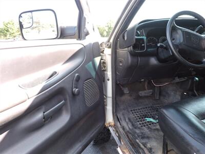 2001 Dodge Ram 2500 SLT   - Photo 11 - Grand Island, NE 68801