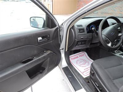 2011 Ford Fusion SE   - Photo 15 - North Platte, NE 69101
