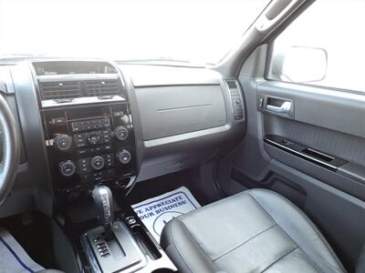 2011 Ford Escape Limited   - Photo 11 - Lexington, NE 68850