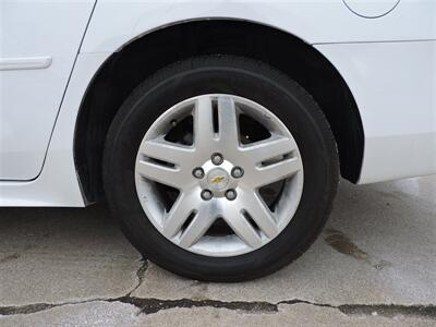 2011 Chevrolet Impala LT Fleet   - Photo 8 - Grand Island, NE 68801