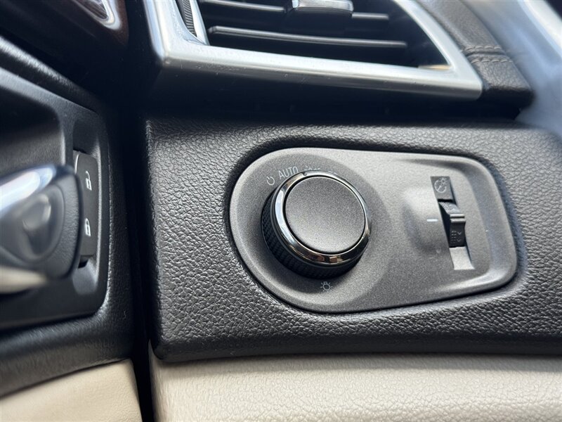 2012 Cadillac SRX Luxury Collection - Photo 14 - Lexington, NE 68850
