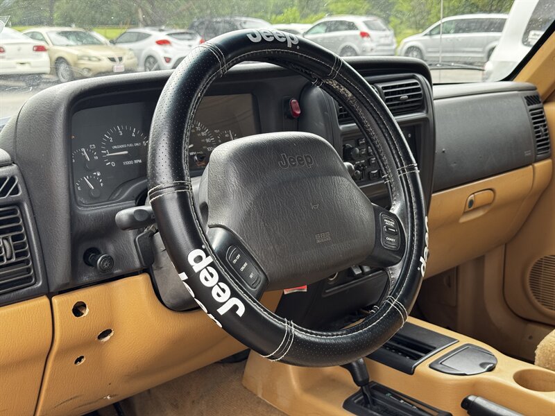 1998 Jeep Cherokee SE - Photo 9 - Grand Island, NE 68801