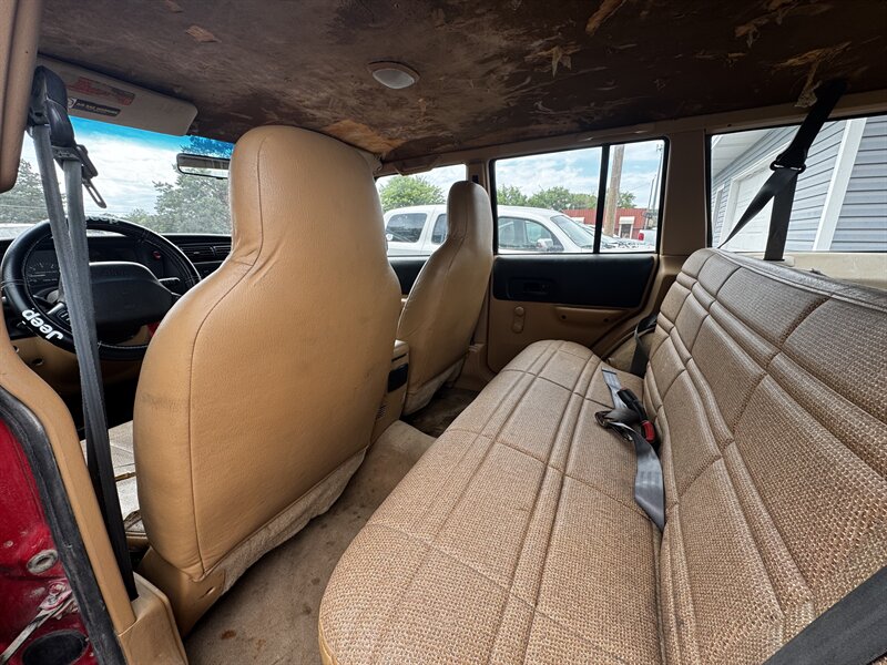 1998 Jeep Cherokee SE - Photo 10 - Grand Island, NE 68801