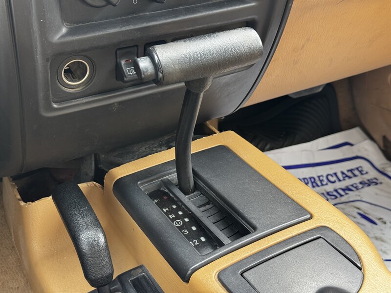 1998 Jeep Cherokee SE - Photo 16 - Grand Island, NE 68801