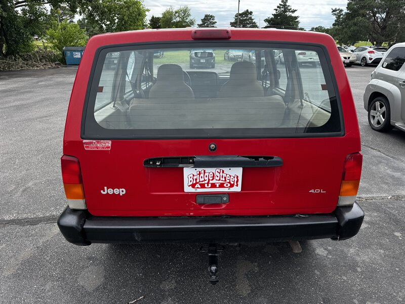 1998 Jeep Cherokee SE - Photo 7 - Grand Island, NE 68801