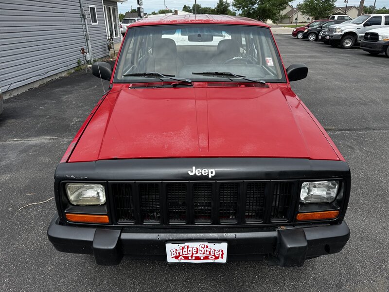 1998 Jeep Cherokee SE - Photo 4 - Grand Island, NE 68801