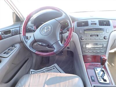 2004 Lexus ES   - Photo 9 - Lexington, NE 68850