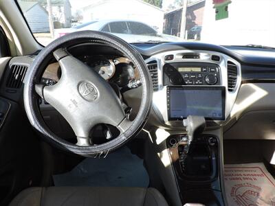 2002 Toyota Highlander - Photo 13 - Kearney, NE 68847