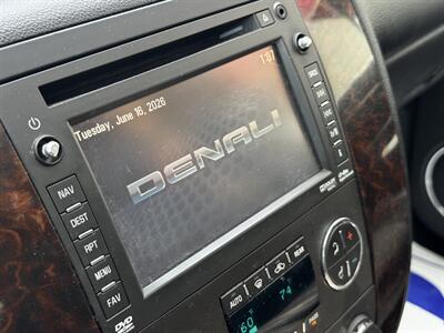 2012 GMC Yukon Denali   - Photo 18 - Lexington, NE 68850