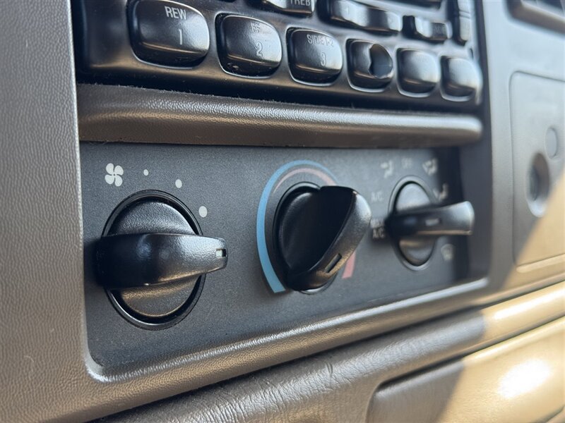 2003 Ford F-250 Lariat - Photo 14 - Grand Island, NE 68801