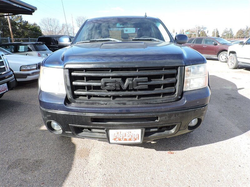 2011 Gmc Sierra 1500 SLT photo 2