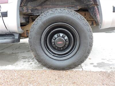 1997 GMC Suburban K2500   - Photo 8 - Lexington, NE 68850
