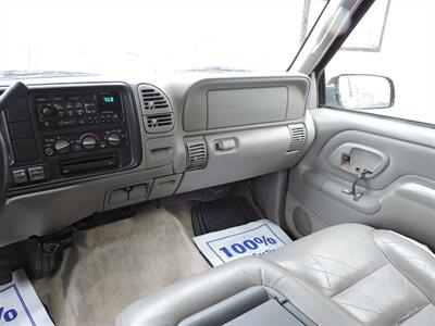1997 GMC Suburban K2500   - Photo 15 - Lexington, NE 68850