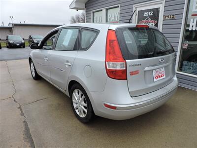 2009 Hyundai ELANTRA Touring - Photo 7 - Grand Island, NE 68801