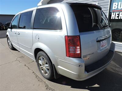 2010 Chrysler Town & Country Touring   - Photo 7 - Grand Island, NE 68801