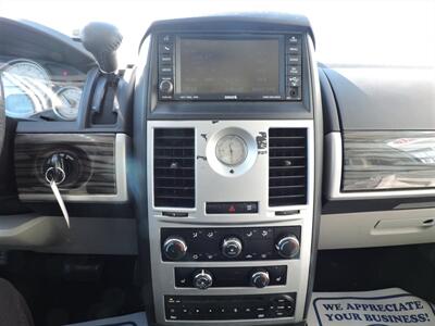 2010 Chrysler Town & Country Touring   - Photo 19 - Grand Island, NE 68801