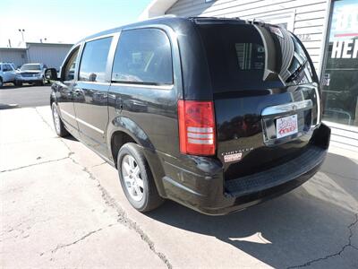 2010 Chrysler Town & Country Touring   - Photo 7 - Grand Island, NE 68801