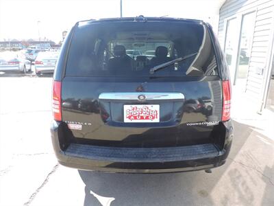 2010 Chrysler Town & Country Touring   - Photo 6 - Grand Island, NE 68801