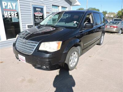 2010 Chrysler Town & Country Touring   - Photo 2 - Grand Island, NE 68801