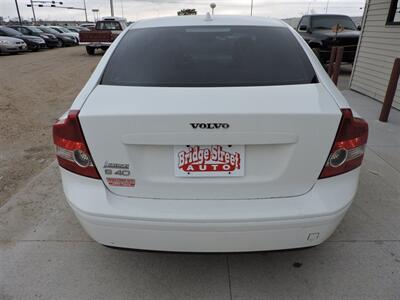 2006 Volvo S40 2.4i   - Photo 8 - Grand Island, NE 68801