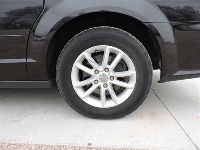 2016 Dodge Grand Caravan SXT   - Photo 8 - Lexington, NE 68850