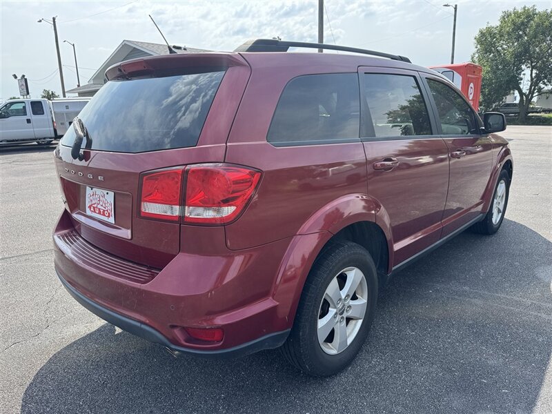 2011 Dodge Journey Mainstreet - Photo 6 - Grand Island, NE 68801