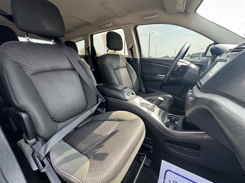 2011 Dodge Journey Mainstreet - Photo 9 - Grand Island, NE 68801