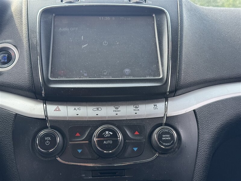 2011 Dodge Journey Mainstreet - Photo 14 - Grand Island, NE 68801