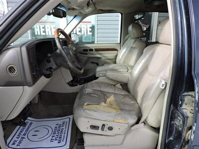 2004 Cadillac Escalade   - Photo 9 - Grand Island, NE 68801