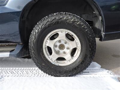 2004 Cadillac Escalade   - Photo 8 - Grand Island, NE 68801