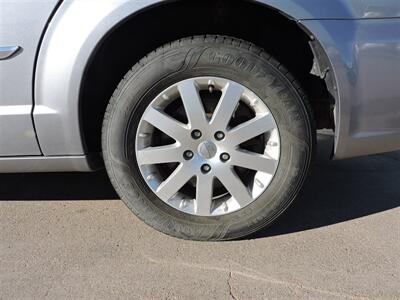 2015 Chrysler Town & Country Touring   - Photo 8 - Lexington, NE 68850