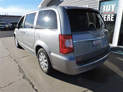 2015 Chrysler Town & Country Touring   - Photo 7 - Lexington, NE 68850