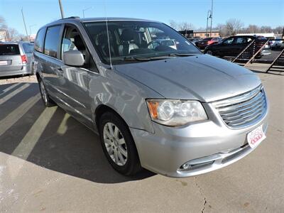 2015 Chrysler Town & Country Touring   - Photo 4 - Lexington, NE 68850