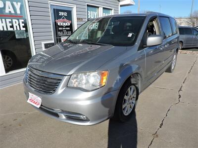 2015 Chrysler Town & Country Touring   - Photo 2 - Lexington, NE 68850