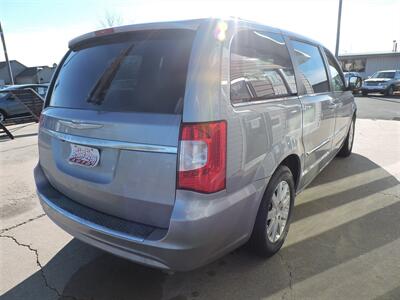 2015 Chrysler Town & Country Touring   - Photo 5 - Grand Island, NE 68801