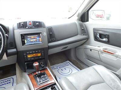 2004 Cadillac SRX   - Photo 11 - Grand Island, NE 68801