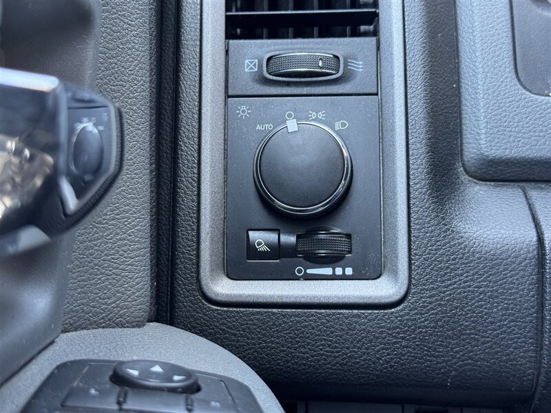 2017 RAM 2500 Tradesman - Photo 13 - Lexington, NE 68850