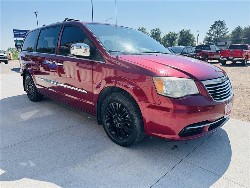 2014 Chrysler Town & Country Touring-L - Photo 2 - Lexington, NE 68850