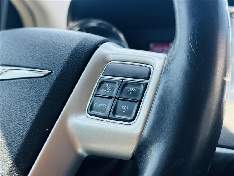 2014 Chrysler Town & Country Touring-L - Photo 14 - Lexington, NE 68850